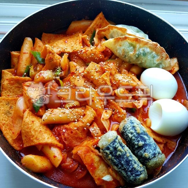 Wheat Tteokbokki,fried food,tteokbokki,snack bar,food
