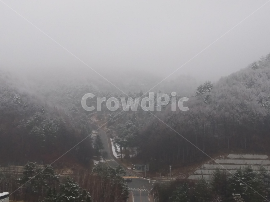 눈,안개,흐림,산속,눈덮힌산,snow,겨울,계절,winter,season,자연,풍경,nature,landscape,weather,날씨,outdoors,옥외