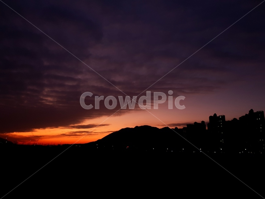 일몰,하늘,석양,나무,풍경,겨울,nature,자연,outdoors,옥외,dusk,황혼,sunset,dawn,새벽,sky,red sky,붉은 하늘
