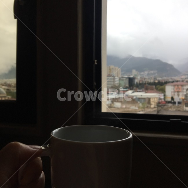 커피잔,머그컵,휴식,창가,흐린하늘,커피,우중충,커피,카페,coffee,cafe