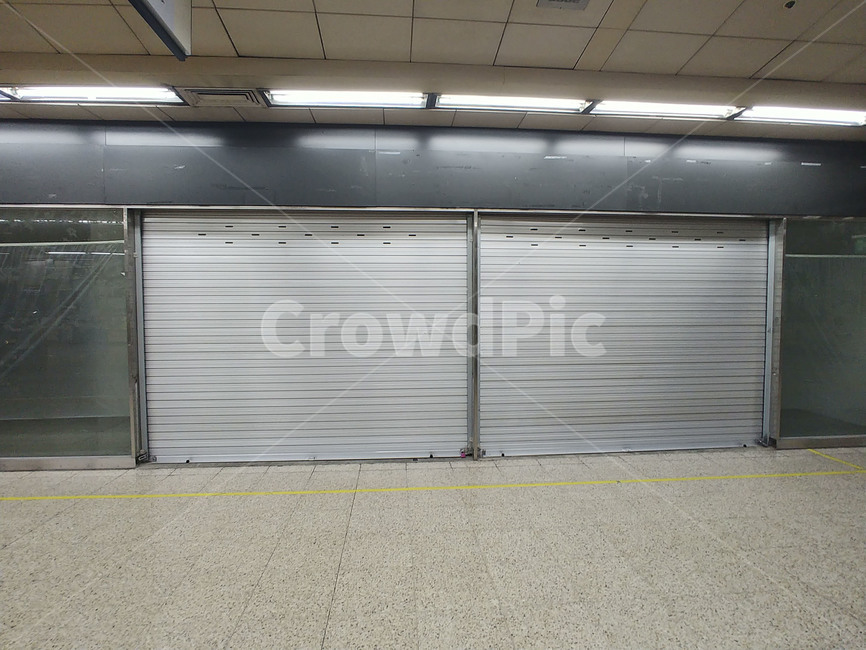 garage,차고,셔터,문닫음,문,철문