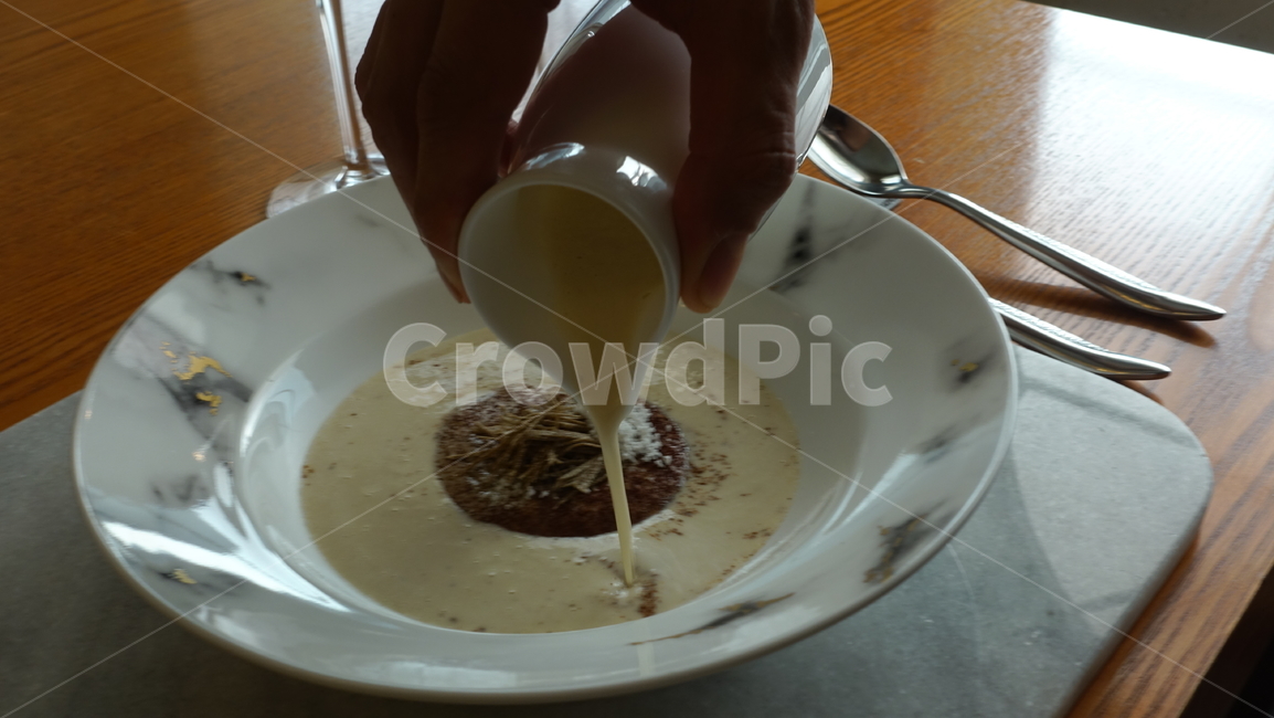 finedining,미슐랭,레스토랑,restaurant,meal,food,dish,음식,코스요리,트러플,truffle,송로버섯,서양송로,스프,soup