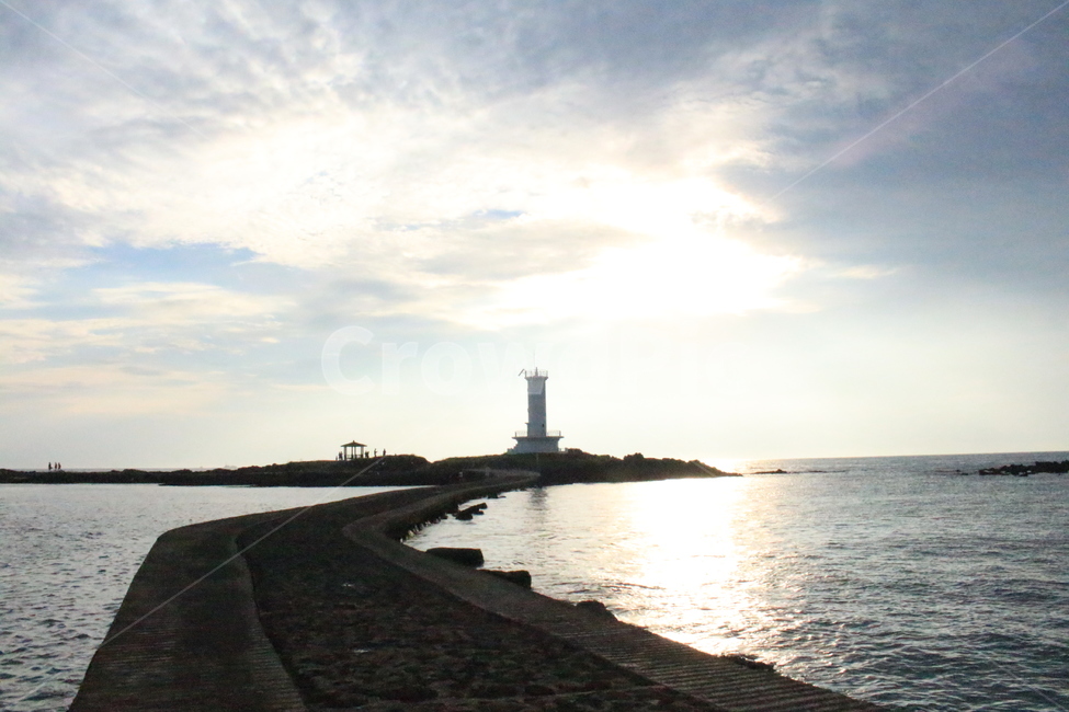 제주도,해안,공원,석양,하늘,등대,등대,lighthouse,제주도,jeju,jeju island,outdoors,옥외,nature,자연,water,물,shoreline,해안선,sea,바다,ocean,대양