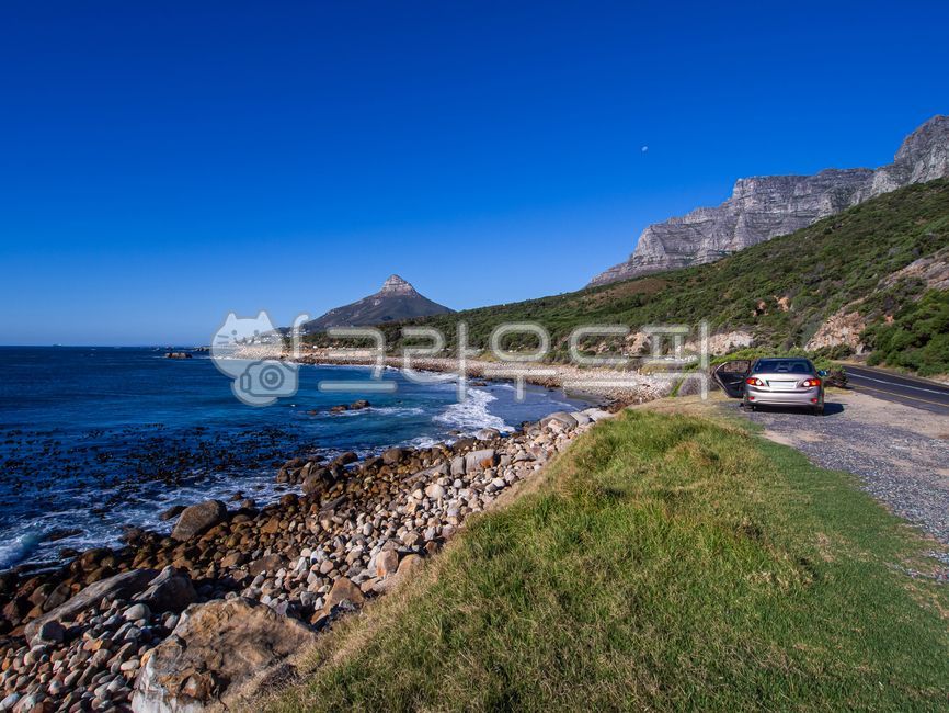 해안도로,도로,남아프리카,케이프타운,케이프,타운,해안지역,케이프반도,하늘풍경,하늘,드라마틱한,자연,바다,해양,조망,경치좋은,푸른,실외,놀라운,매력적인,해변,southafrica,capetown,cape,town,coastal,coastline,sea,ocean,beautiful,view,scenic,bay,africa,water,blue,outdoor,dramatic,nature,amazing,attraction,destination,sky,summer,beach,mountain,vacation,holiday,shoreline,차,car,차량,vehicle