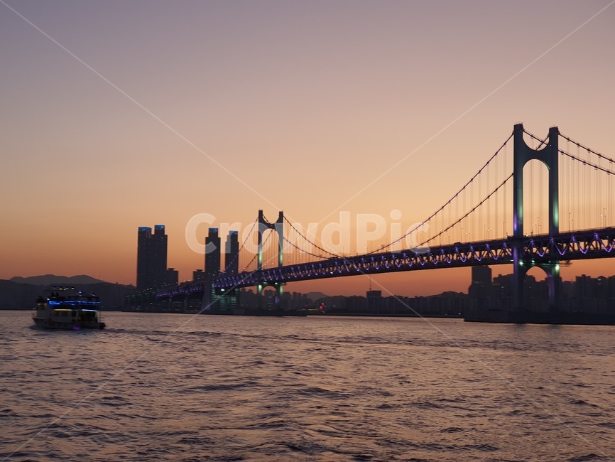 광안대교,bridge,다리,boat,보트,부산바다,바다,sea,노을,sunset,야경,밤,풍경,nightscape,night,landscape
