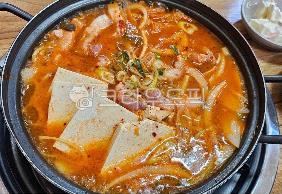 김치찌개,두부찌개,백반,점심,음식