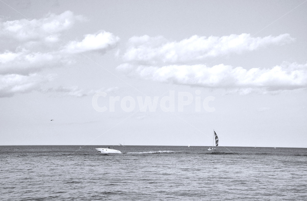 nature,자연,vehicle,차량,boat,교통,transportation,보트,outdoors,cloud,water,ocean,horizon,sea,lake,옥외,하늘,구름,sky,물,대양,지평선,바다,호수,자연,풍경,nature,landscape,흑백,모노톤,monochrome,black and white