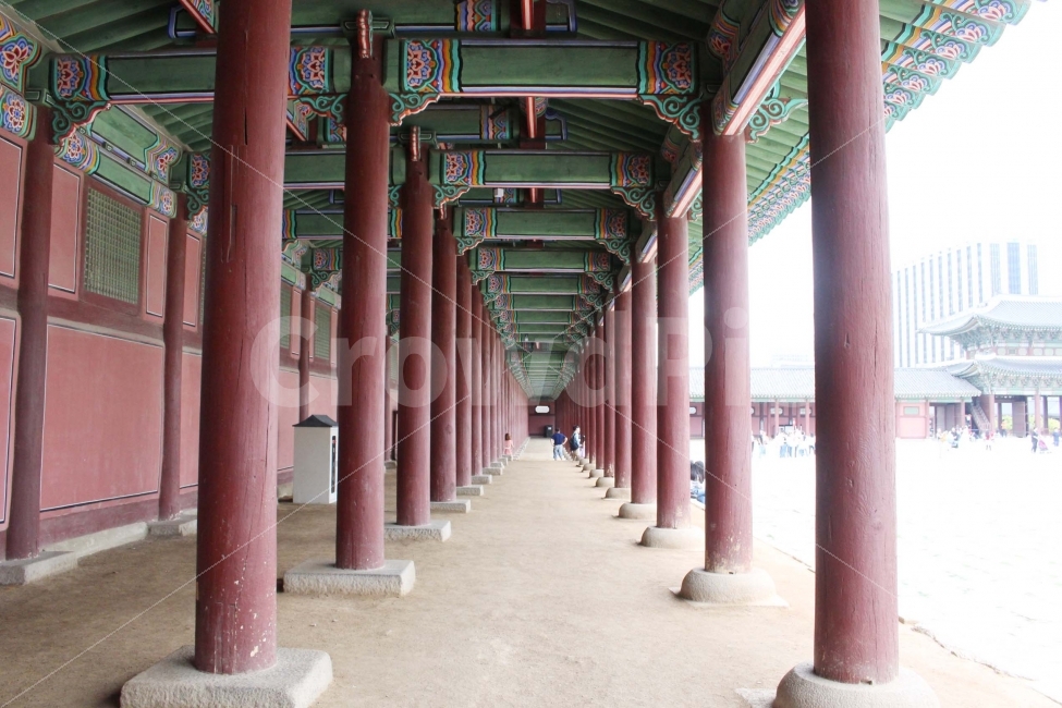 궁,성,건물,건축,전통,지붕,기와,기와지붕,나무,기둥,통로,랜드마크,landmark,tourist attraction,한국전통,한국문화,korean traditional,korean culture