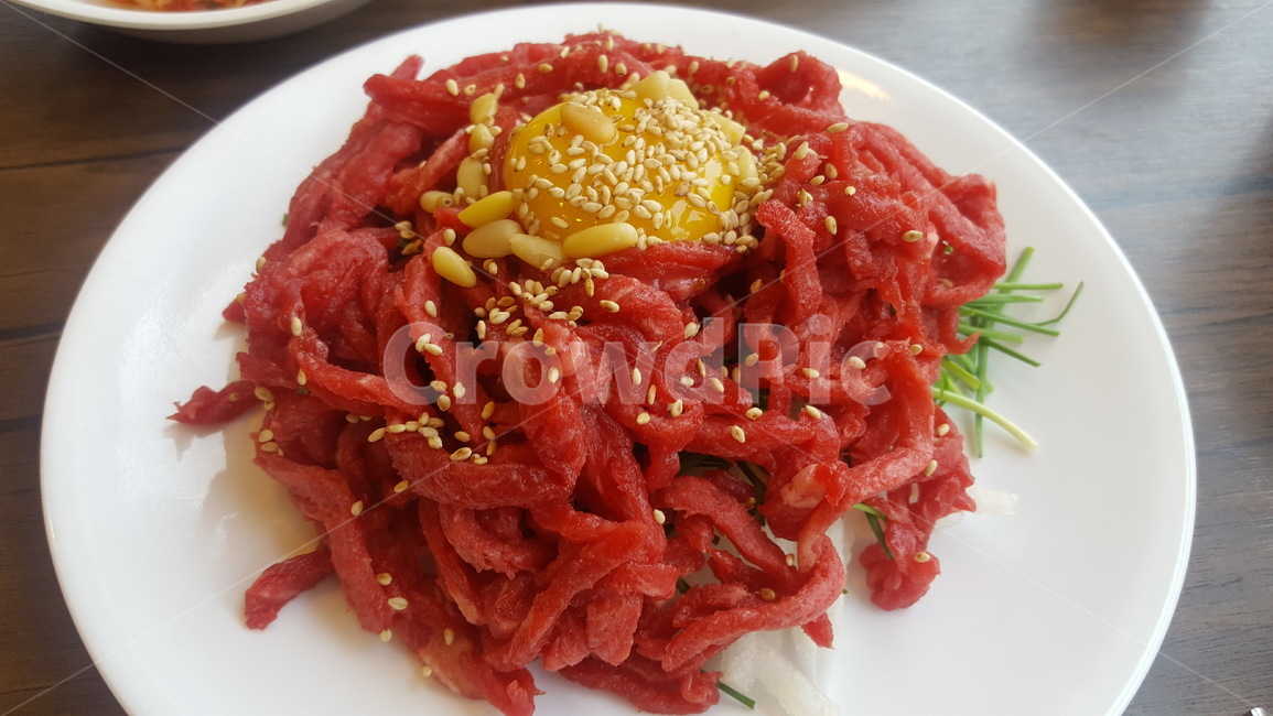 육회,음식,술안주,쇠고기,육류,신선한,생고기,요리,안주,food,fresh,beef,snack,음식,식재료,요리,food,cook,meal,dishes,food reserves,육류,고기,meat