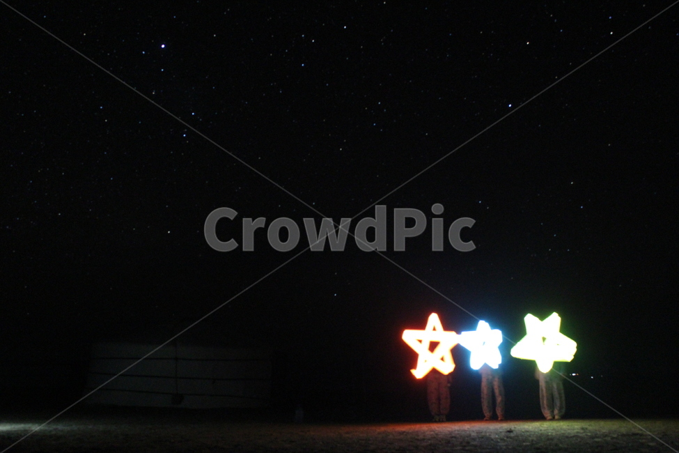 밤,몽골,게르,게르옆,몽골야경,밤하늘,조명,라이트,light,night,불꽃,불꽃놀이,잠옷,별,별모양,별그림