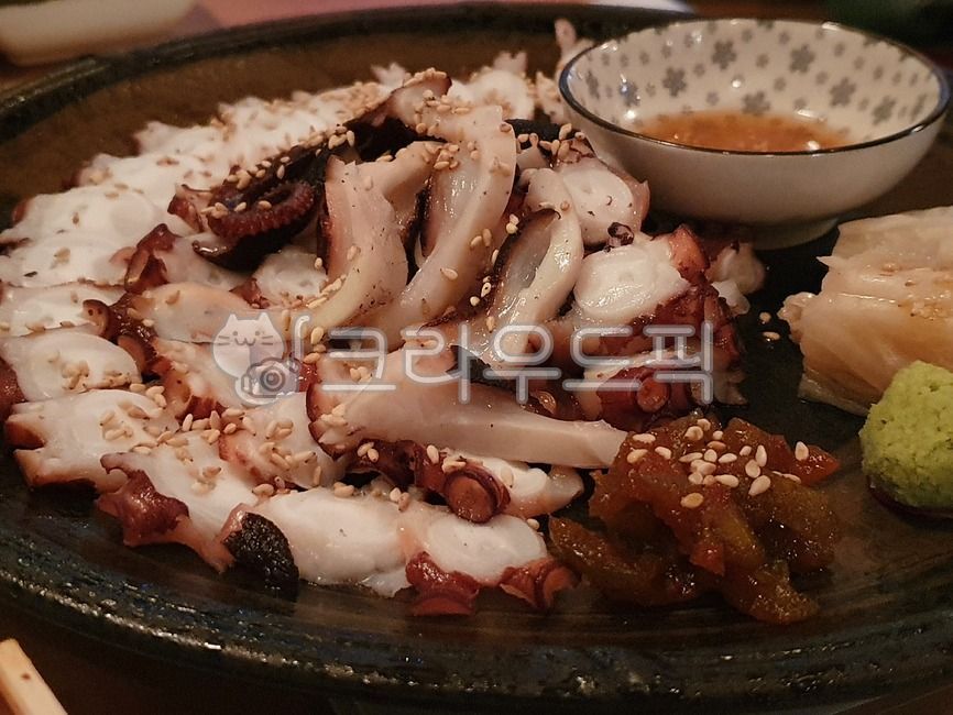 seafood,octopus,stone octopus,Octopus Boiled Raw Fish,boiled octopus
