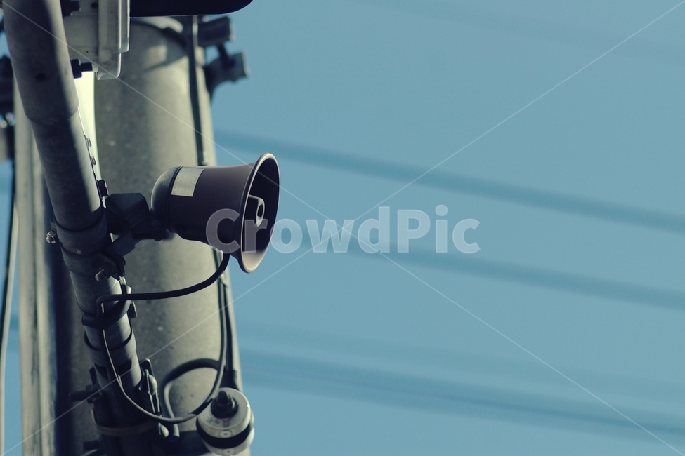 스피커,확성기,싸이렌,speaker,megaphone,loudspeaker,전봇대,전선,siren,사이렌,경보,감성,sensible,feeling