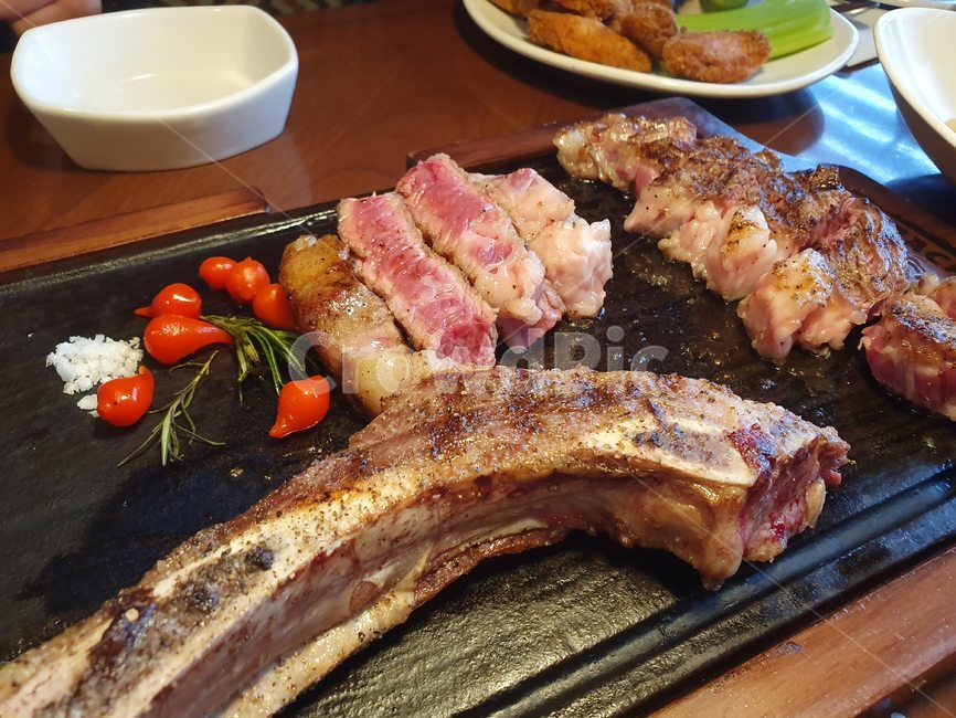 스테이크,음식,레스토랑,요리,식사,모임,steak,reataurant,food,meal,아웃백,토마호크스테이크,outback,스톤철판,맛집,스케이크맛집,음식,식재료,요리,food,cook,meal,dishes,food reserves
