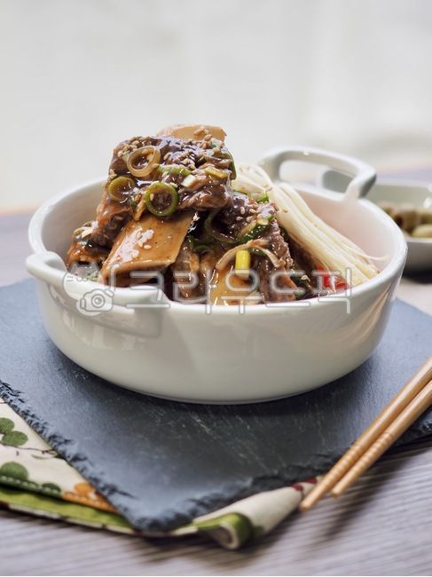 한식,소고기,소갈비,스테이크,소고기스테이크,갈비찜,소갈비찜,음식,한국음식,요리,식사,배경,소스,고기,아시아음식,beef,beefrib,steak,beefsteak,galbijjim,beefribs,food,koreanfood,cooking,meal,background,sauce,meat,asianfood,전통음식,한국전통음식,반찬,traditionalfood,koreantraditionalfood,sidedish,음식,식재료,요리,food,cook,meal,dishes,food reserves,한식,한국음식,한국요리,korean food,korean dishes,korean meal,korean cook
