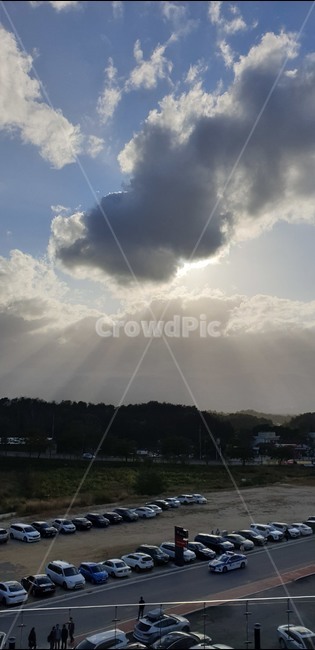 weather,날씨,nature,자연,cumulus,적운,sky,하늘,cloud,구름,outdoors,옥외,vehicle,차량,car,transportation,차,교통,automobile,자동차
