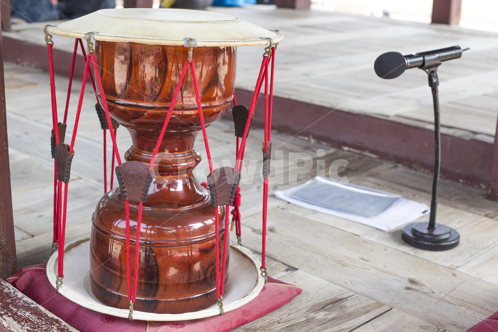traditional instrument,mike,festival,percussion instrument,show,instrument,Nongak,Janggu,traditional culture,Pungmul play,korea,tradition,Samulnori,folk instrument