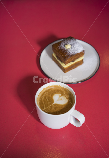 커피,카페라떼,라떼,카페인,카페,caffelatte,음식,식재료,요리,food,cook,meal,dishes,food reserves,빵,bread,디저트,간식,후식,dessert,snack,커피,카페,coffee,cafe