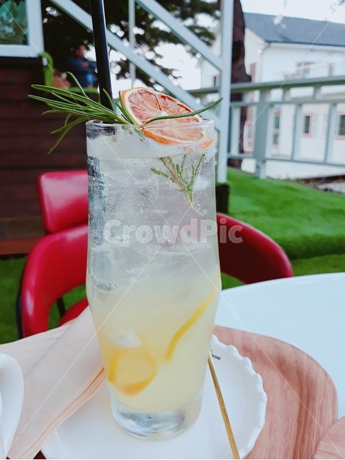 카페,피자,페퍼로니,떠먹는피자,레몬,스파클링,따듯한,음식,음료