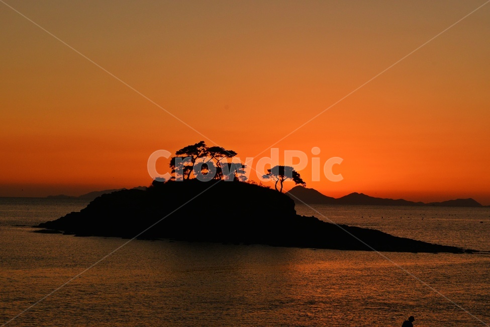 light,빛,flare,플레어,nature,자연,outdoors,옥외,water,물,shoreline,해안선,sea,바다,sunlight,햇빛,redsky,붉은하늘,sunset,일몰,dusk,황혼,sky,하늘,부안,솔섬,솔섬일몰,해넘이