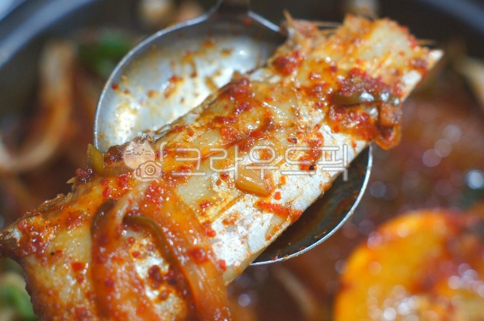 ,stewedjejubeltfish,plating,Braised cutlassfish,local food,fishdishes,Jeju local food,jejulocalfood,fishcuisin,galchijorim,Korean food,kfood,cooking,foodpresentation,seafood,food,braisedcutlassfish,fish dishes,Jeju braised cutlassfish,fish,Plating,localfo