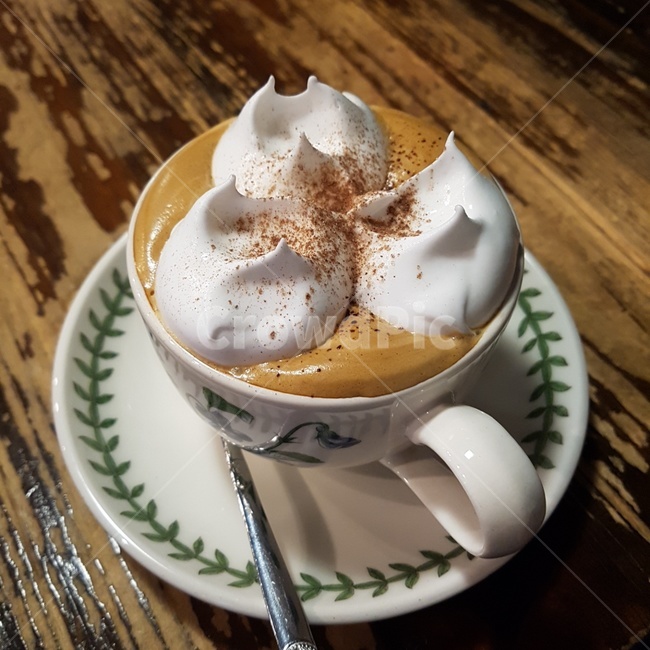 비엔나커피,커피,비엔나,커피잔,휘핑크림,커피,카페,coffee,cafe