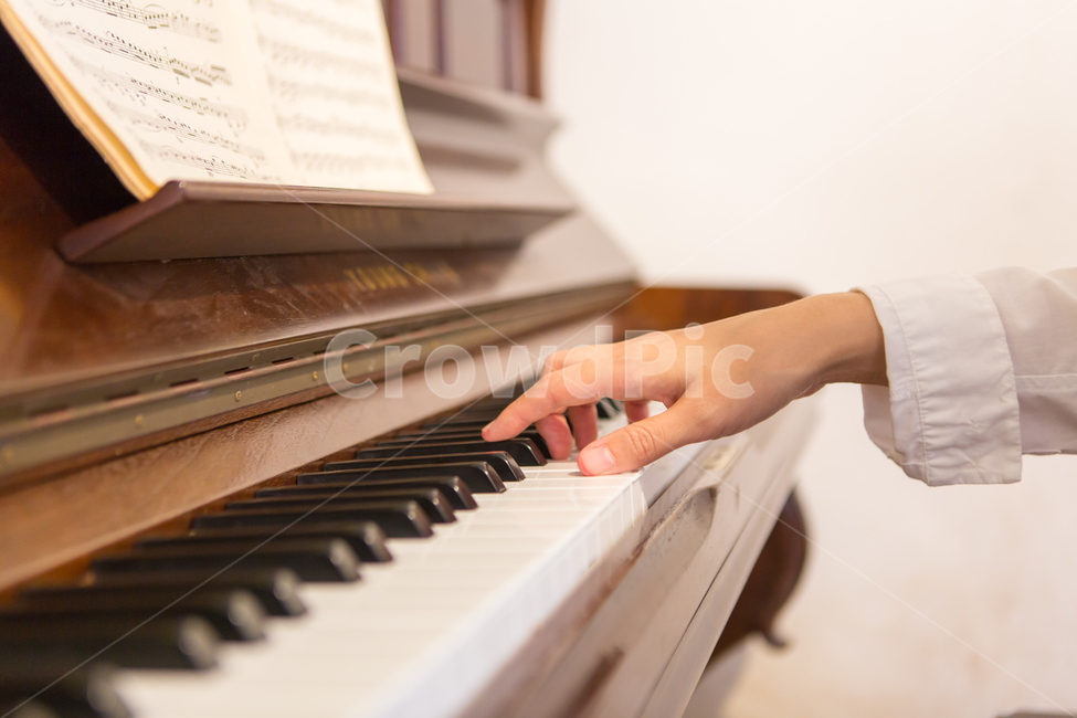 피아노,건반,piano,악기,오래된,감성,art,흑백,낡은,음향기기,손,악보,악기,음향기기,musical instrument,musical equipment