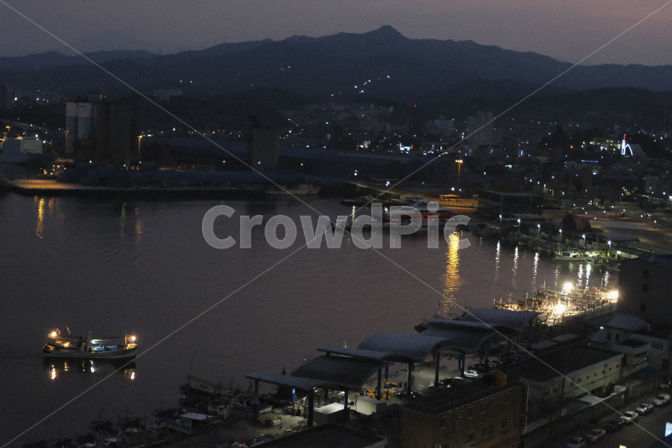 묵호항,바다,주차장,도로,바닷가도로,어선,마을,바닷가마을,배,선박,야경,밤,풍경,nightscape,night,landscape,도시,city,한국도시풍경,한국도시경관,korea cityscape,교통,교통수단,traffic,transportation