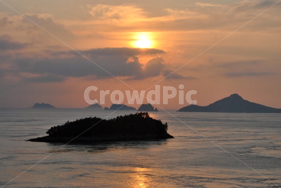 노을,석양,해질녘,섬,오렌지색,sunset,dusk,eveningsun,island,orange,자연,풍경,nature,landscape,한국자연풍경,한국자연경관,korea nature landscape,outdoors,옥외,land,땅,shoreline,해안선,water,물,sea,바다,ocean,대양,coast,연안