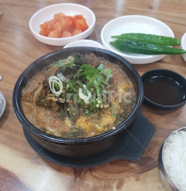 감자탕,해장국,뼈해장국,식사,국밥,음식,요리,안주