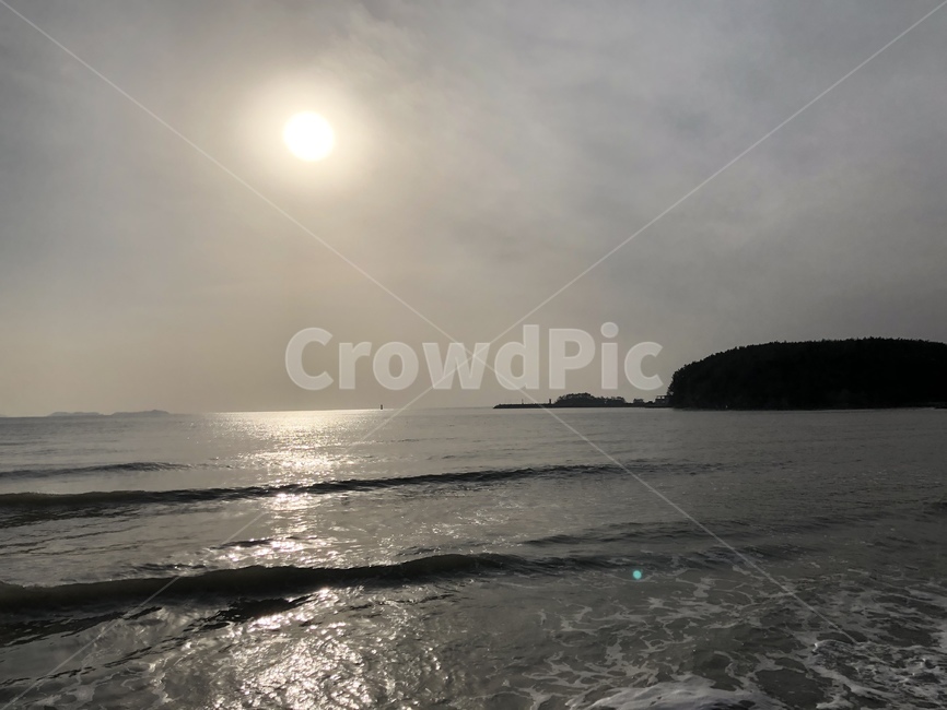 바다,해,흐린날씨,바닷가,구름낀해변,겨울바다,자연,풍경,nature,landscape,outdoors,옥외,ocean,대양,sea,water,물,flare,플레어,light,빛