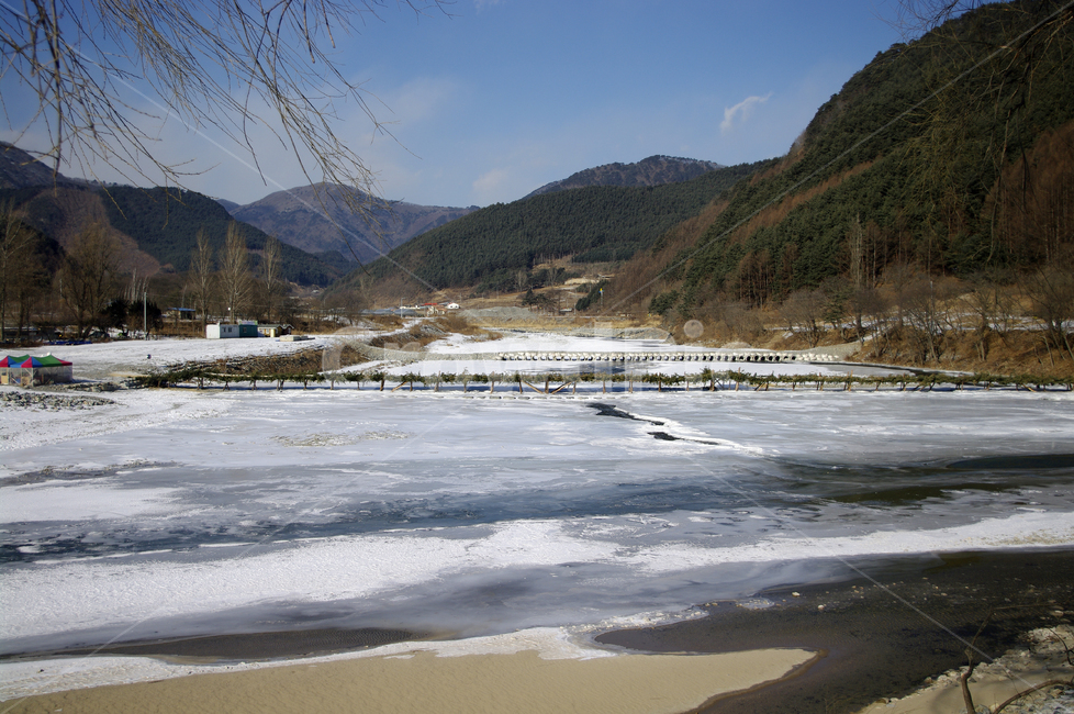 강,설경,나무,식물,plant,겨울,winnter,겨울,계절,winter,season,자연,풍경,nature,landscape,outdoors,옥외,plateau,고원,mountain,산,land,땅