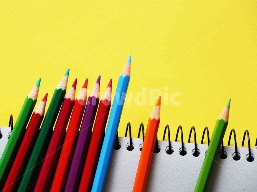 pencil,연필,색연필,노트와색연필,원색,학용품,문구류,사무용품,school supplies,stationery,office supplies