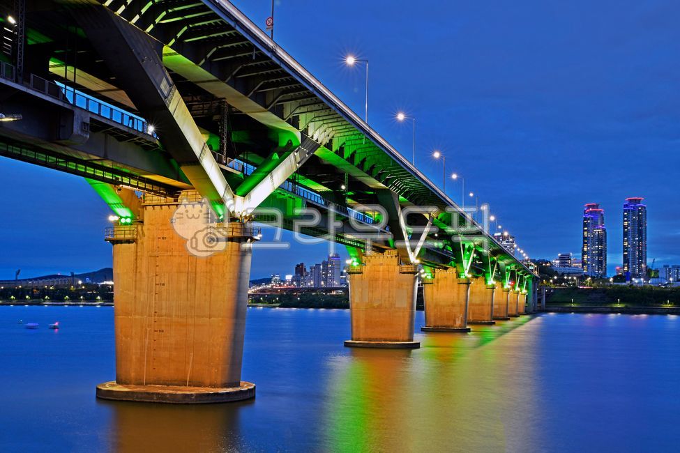 night view,Han River Bridge,Cheongdam Bridge,city night view,Han River night view,Han River