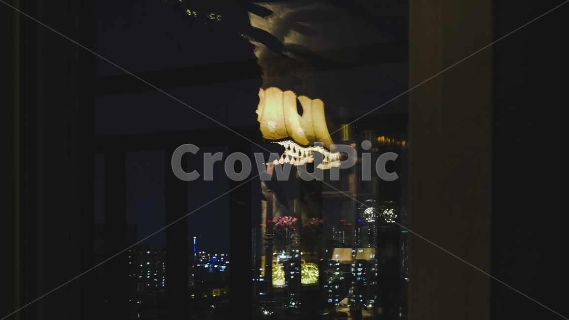 인테리어,야경,밤,감성,night,카페,유리창,반사,전등
