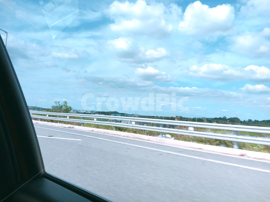 도로,구름,sky,풍경,차안,달리는차,청명한,하늘,자연,풍경,nature,landscape,road,freeway,고속 도로