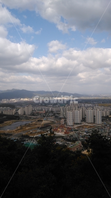 cloud,sky,village scenery,construction site,apartment