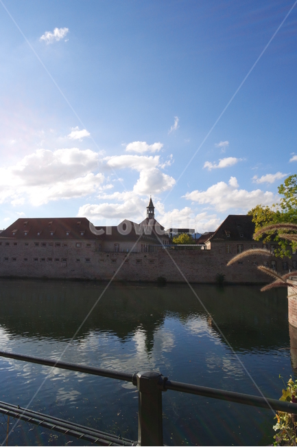 프랑스,스트라스부르,강,하늘,자연,산책,풍경,경치,날씨,맑은날,france,strasbourg,river,sky,nature,walking,scenery,view,wather,sunnyday,도시,풍경,city,landscape,해외,외국,세계,foreign,oversea,world,세계도시풍경,해외도시풍경,외국도시풍경,world cityscape,architecture,건축물,castle,성,building,건물,fort,요새,moat,해자 외호