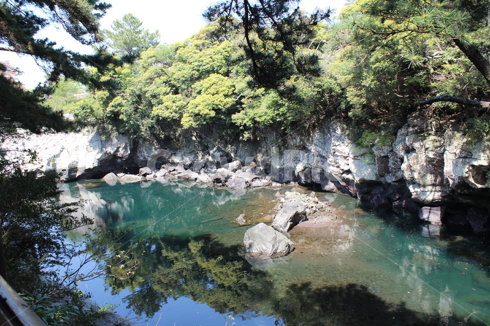 제주,쇠소깍,맑은물,효돈마을,비경,자연,풍경,nature,landscape,한국자연풍경,한국자연경관,korea nature landscape,제주도,jeju,jeju island,water,물,outdoors,옥외,ocean,대양,sea,바다,shoreline,해안선