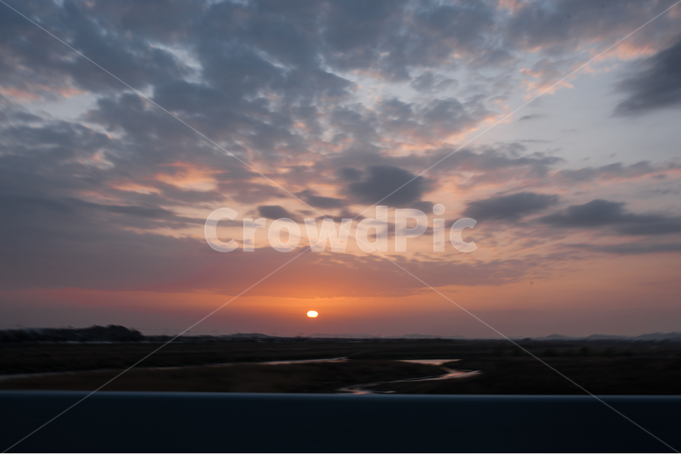 하늘,구름,일몰,태양,sunset,sun,자연,풍경,nature,landscape,outdoors,옥외,sunlight,햇빛
