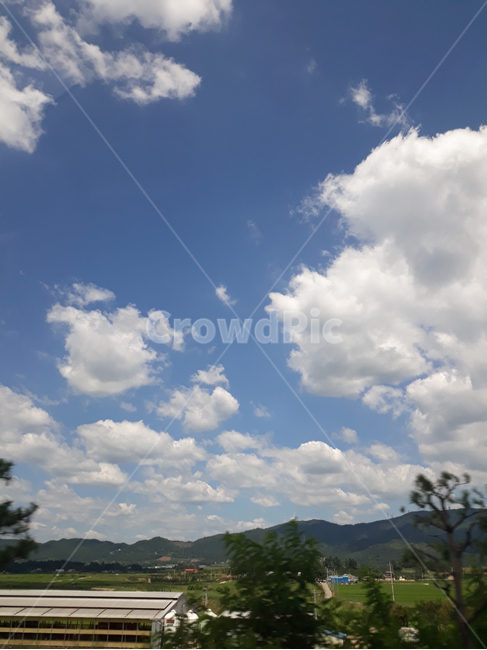 하늘,파랑,블루,파란색,구름,뭉게구름,흰구름,자연,풍경,스카이,농촌,시골,먼산,한국,자연,풍경,nature,landscape,weather,날씨,outdoors,옥외,cumulus,적운,sky,cloud,azure sky,푸른 하늘