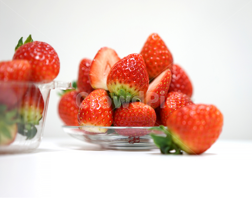 딸기,strawberry,과일,음식,겨울철과일,빨강,레드,red,베리,음식,식재료,요리,food,cook,meal,dishes,food reserves,과일,열매,fruit