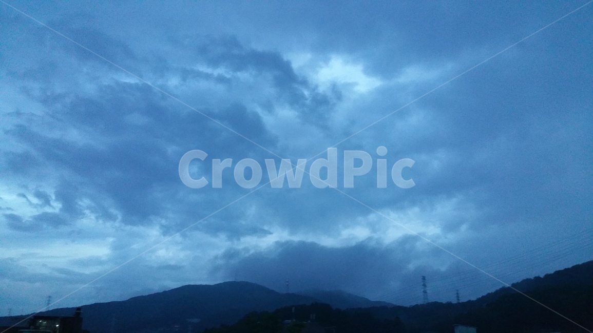 하늘,해질녘,먹구름,쌀쌀함,쓸쓸함,산넘어,자연,풍경,nature,landscape,weather,날씨,outdoors,옥외