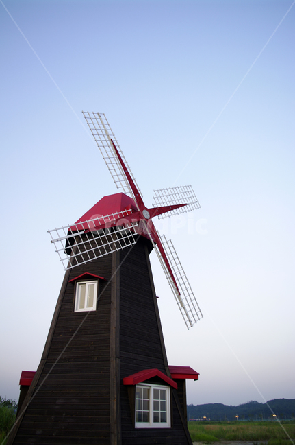 풍차,풍경,하늘,공원,color,건축물,건물외관,exterior,building,structure,architecture,construction