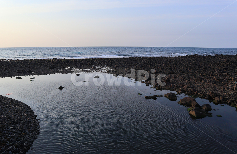 제주,바다,자연풍경,바닷가,겨울바다,물결,하늘,돌,만,wave,koreanaturelandscape,jejuisland,자연,풍경,nature,landscape,제주도,jeju,jeju island,water,물,outdoors,옥외,land,땅