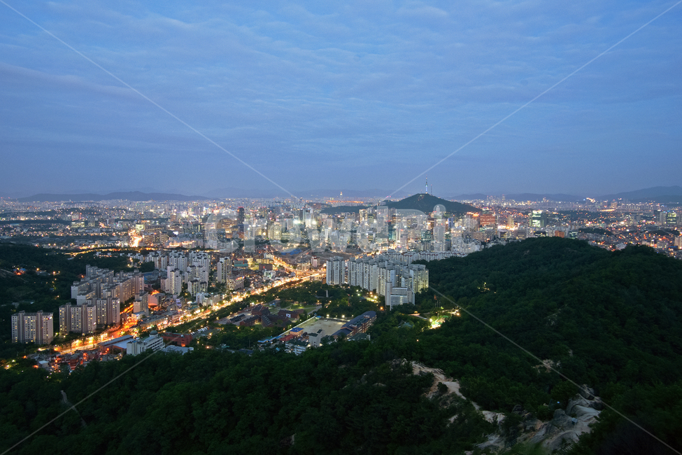 도심풍경,야경,서대문구,홍제동,안산,불빛,조명,건물