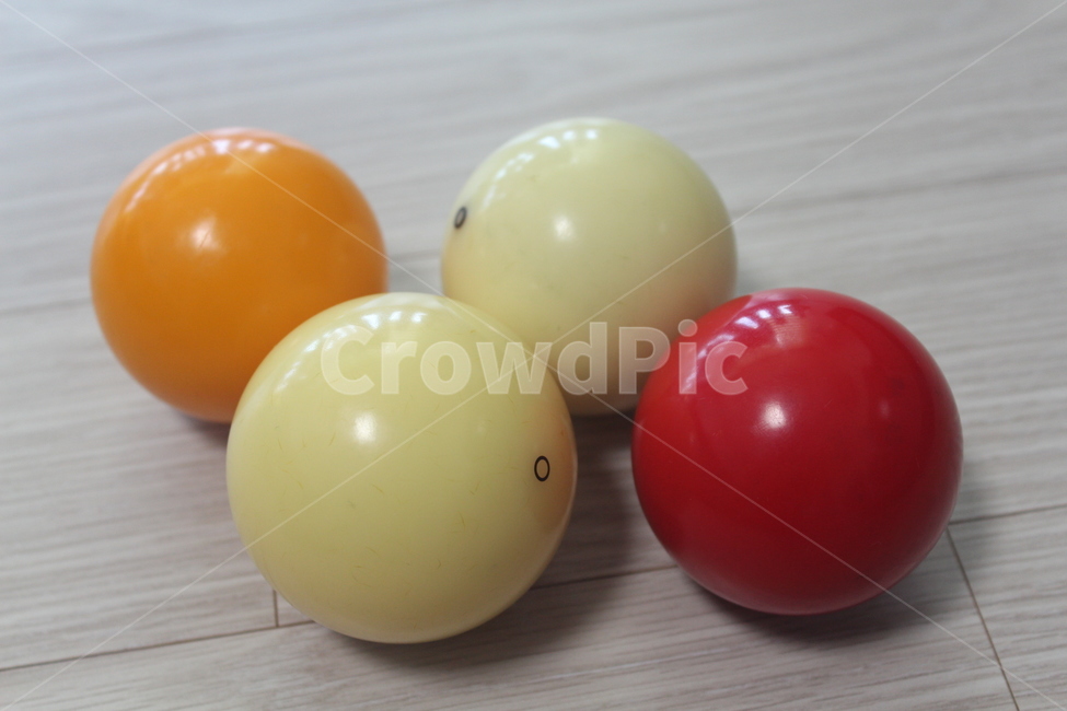 당구공,당구,billiard,흰색,빨간색,주황색,스포츠,레저,운동,sports,leisure,exercise,사물,물건,오브젝트,thing,object,matter