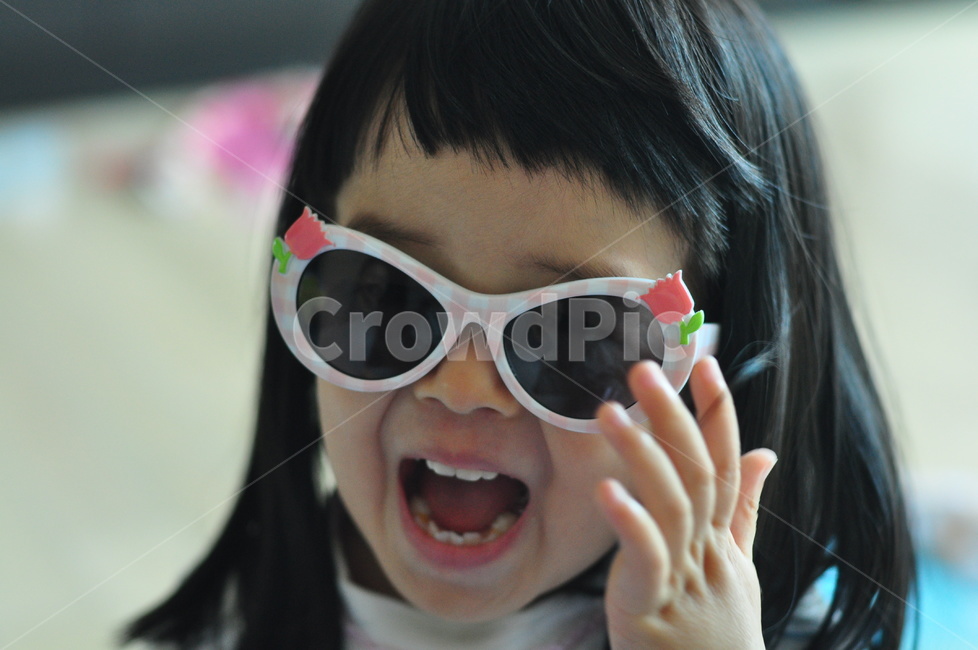 어린이,유아,선글라스,koreanchild,koreankid,sunglasses,사람,인물,인간,human,person,어린이,어린아이,child,children,kid,패션스타일,의상,fashion,style