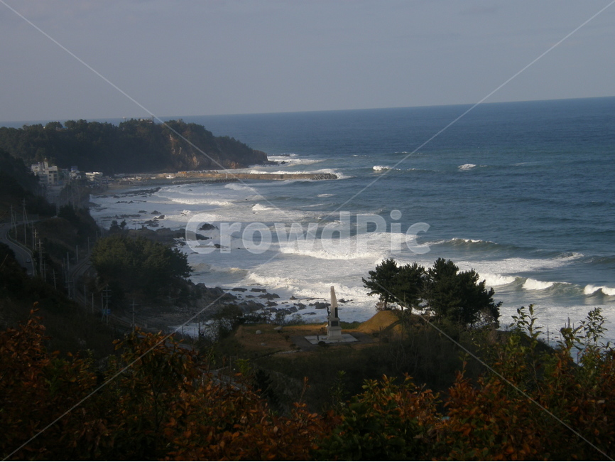 강릉,동해바다,안인진리,풍경,7번국도,동해안풍경,sea,korea,landscape,coast,경치,경관,coastline,beach,파도,바다,해안,해안선,나무,숲,wave,forest,tree,강원도,한국,야외,outdoor,도로,국도,자연,풍경,nature,landscape,한국자연풍경,한국자연경관,korea nature landscape,promontory,곶