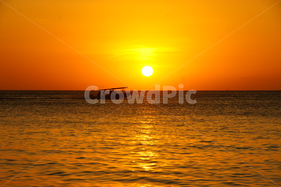 바다,수평선,일몰,일출,배,보트,coast,seaside,nature,자연,sunlight,햇빛,sky,하늘,transportation,boat,vehicle