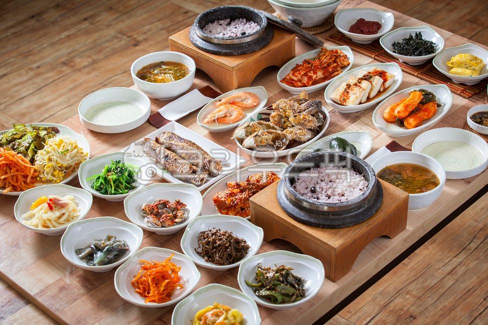 백반,가정식,가정식백반,한국식당,한국음식,한국음식점,전통음식,한국전통음식,간장게장정식,돌솥밥,솥밥,돌솥,한정식,한식,한식요리,요리,굴비,조기,굴비정식,조기튀김,조기구이,굴비구이,영광굴비,법성포굴비,상차림,한식상차림,식사,민속음식,토속음식,food,새우,바다새우,생선,꽃게장,꽃게,김치,두부,두부조림,배추김치,알타리,알타리무,총각김치,접시,접시받침,김,나물,계란,된장국,국,고추조림,고추,꼬막,꼬막무침,콩나물,무채,무생채,생채,상추,감자,감자볶음,반찬,밥상,가지,가지조림,떡,물수건,물수건받침,건강식,영양식,웰빙음식,건강식단,맛집,먹거리,한국전통,전통,한식뷔페,뷔페,벌교꼬막